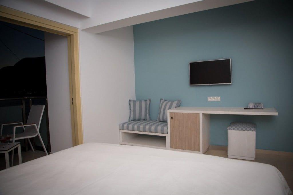 Zephyros Hotel Myrties Eksteriør bilde