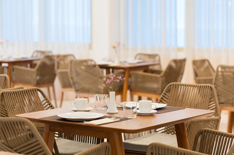 Zephyros Hotel Myrties Eksteriør bilde