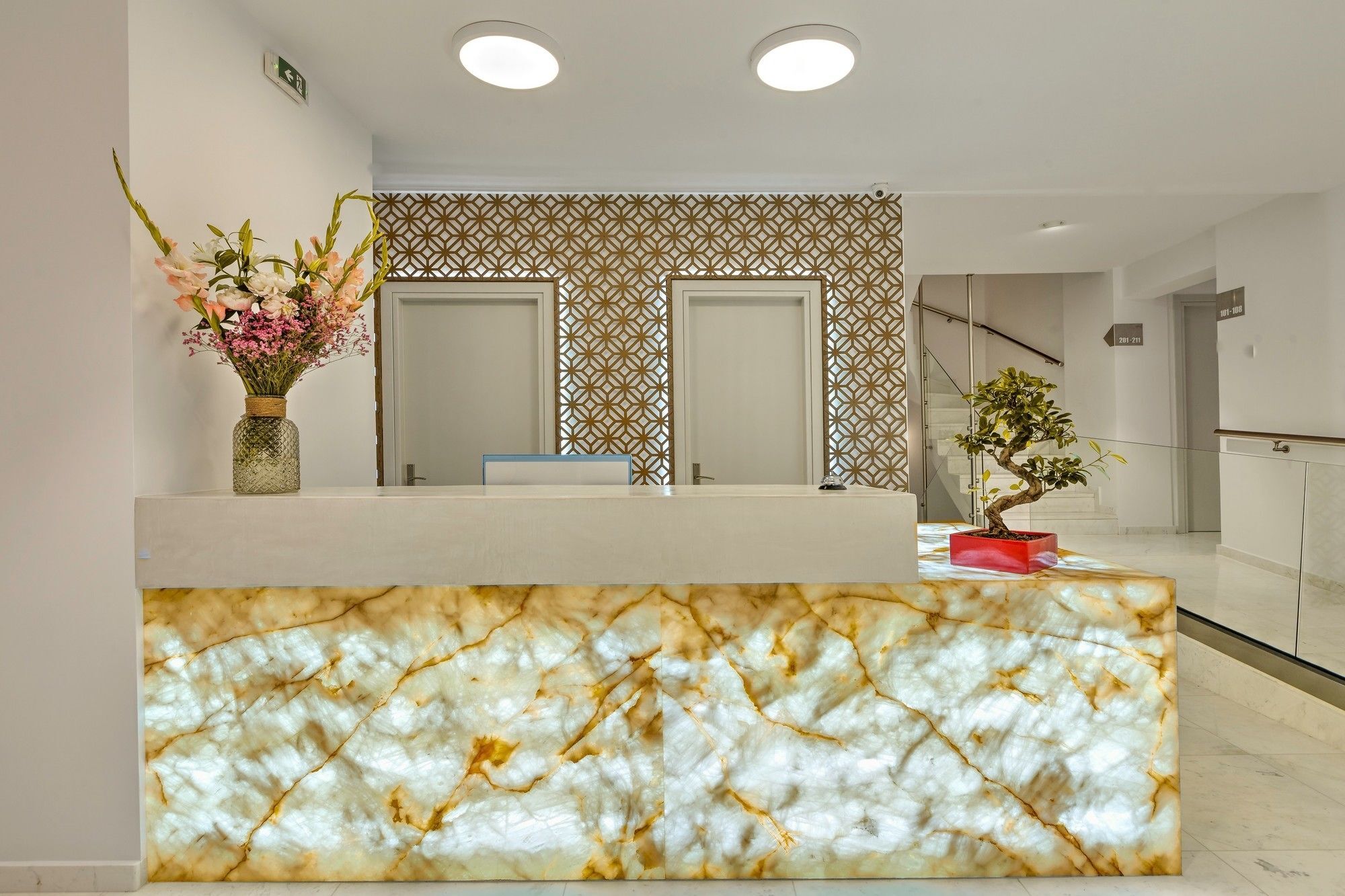 Zephyros Hotel Myrties Eksteriør bilde